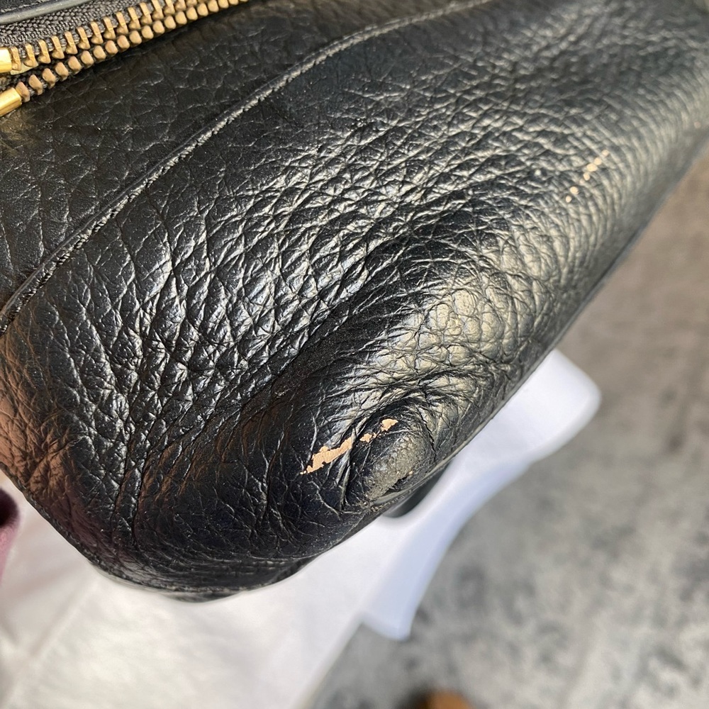 • Kate Spade • Black pebbled Leather Crossbody Removable Strap - Picture 8 of 9